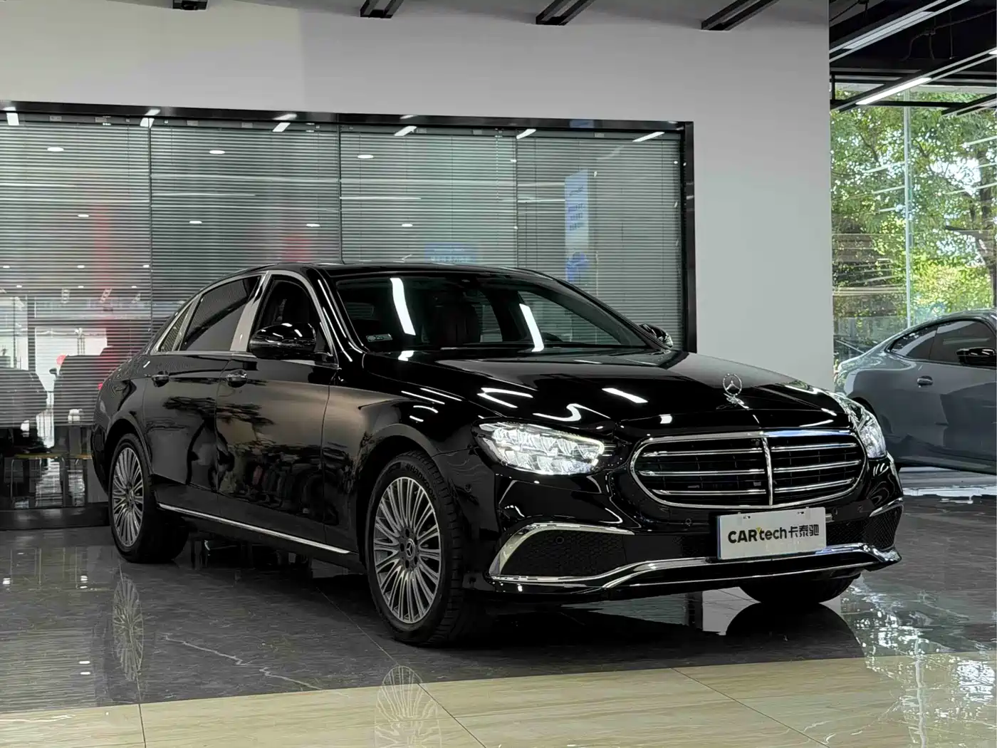Mercedes-Benz E-Class 2021 E 300 L Fashion фото 3