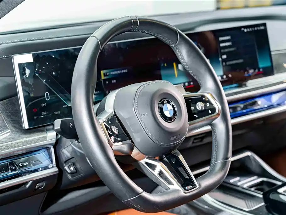 BMW 7 Series 2023 Facelift 740Li Exclusive M Sport Package фото 12