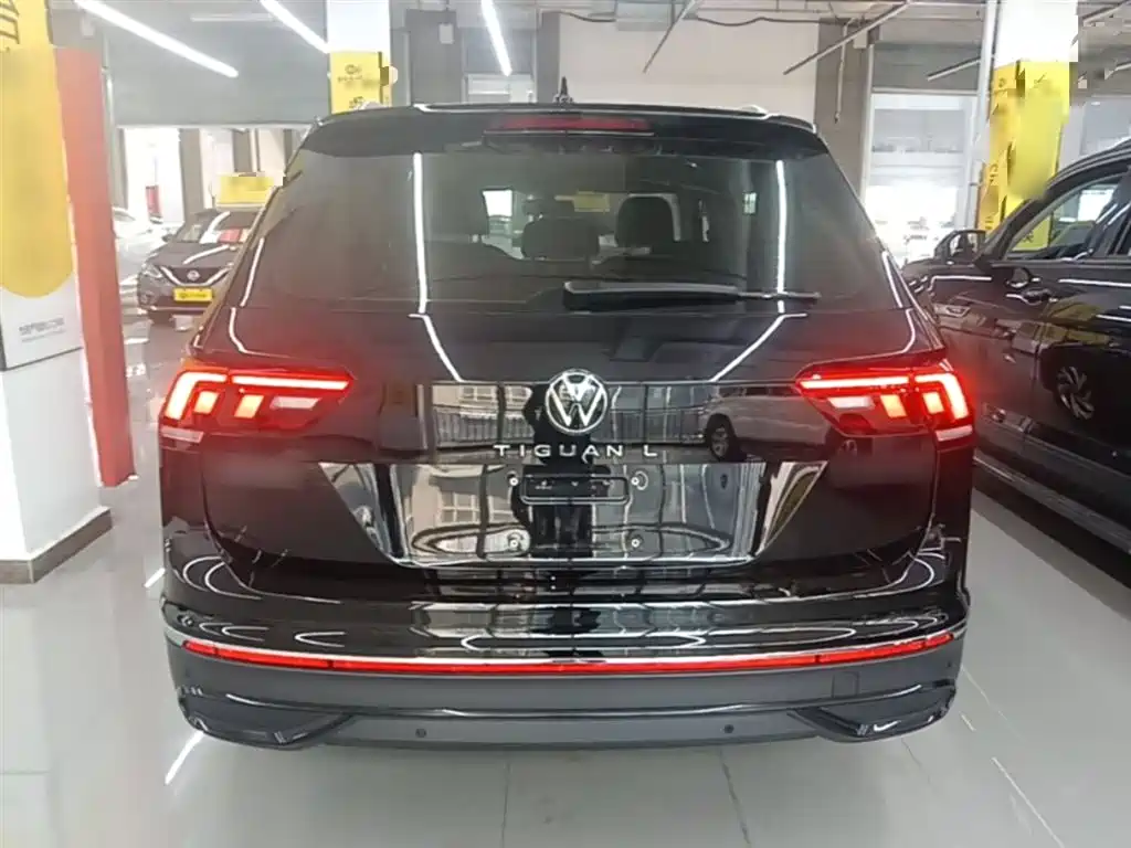 Volkswagen Tiguan L 2024 Outstanding 300TSI Auto 2WD Dragon Soaring Edition фото 6