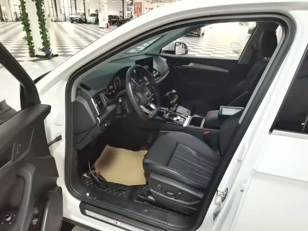 Photo 15 - Audi Q5L