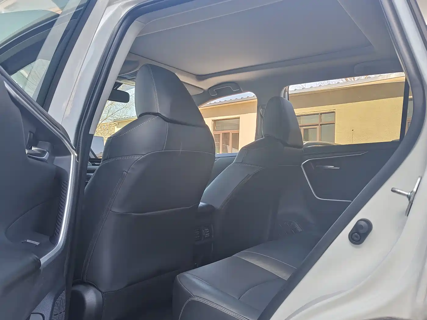 Toyota RAV4 Rongfang 2023 2.0L CVT FWD Style Plus Edition фото 10
