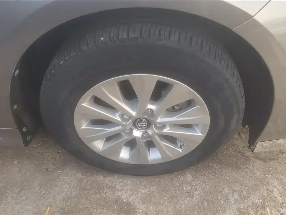 Toyota Corolla 2019 1.2T S-CVT GL Pioneer Edition фото 6