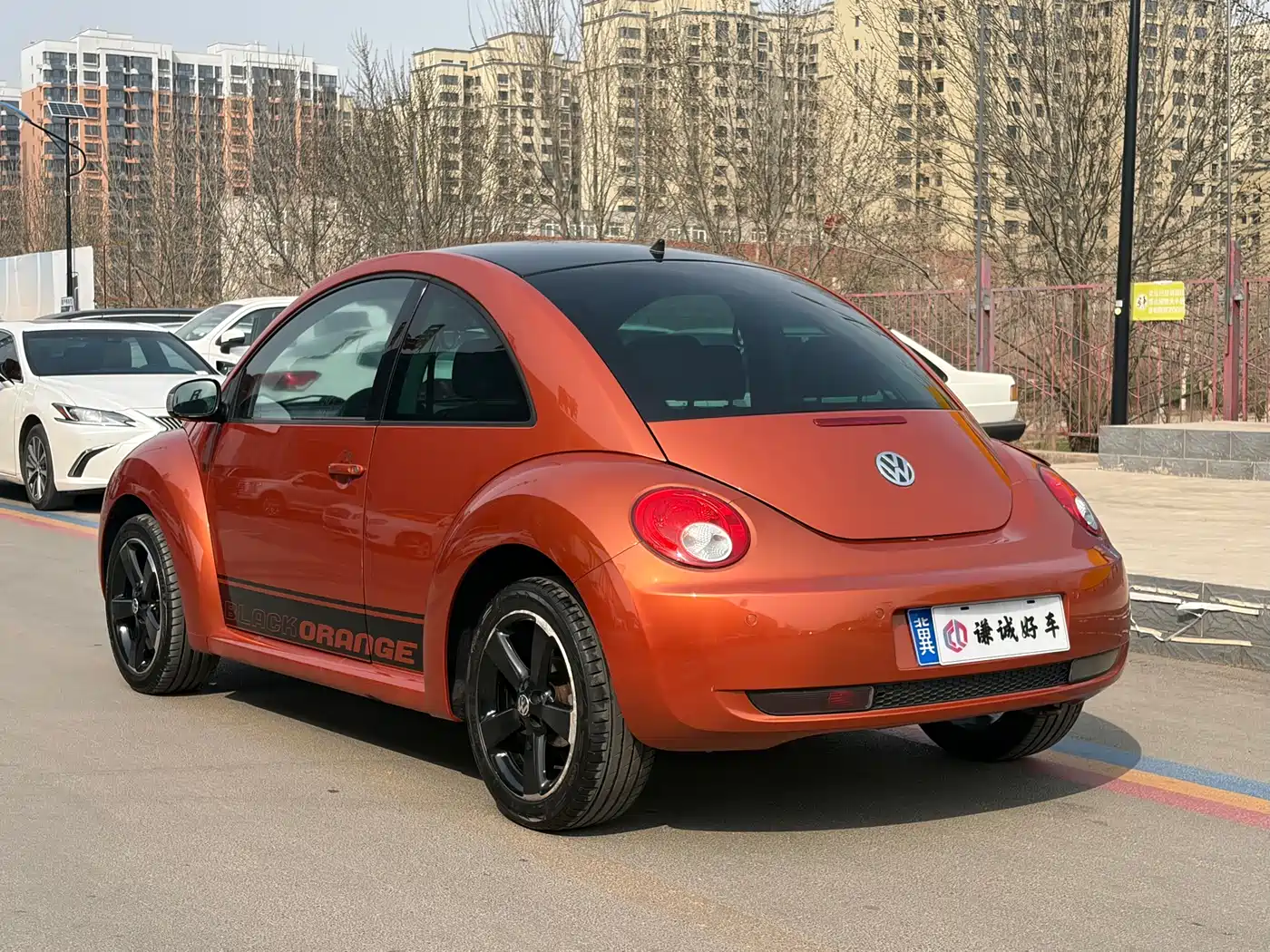 Volkswagen Beetle 2010 Model 2.0 BlackOrange Comfort Edition фото 7