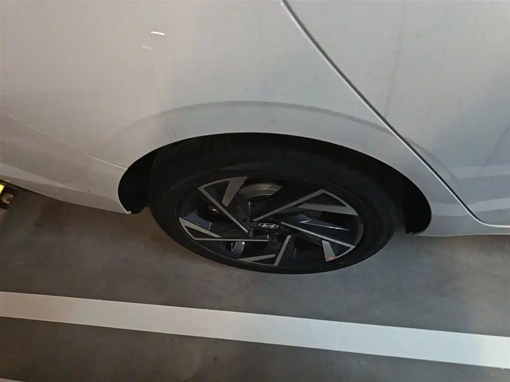 Hyundai Elantra 2023 1.5L CVT GLX Elite Edition фото 21