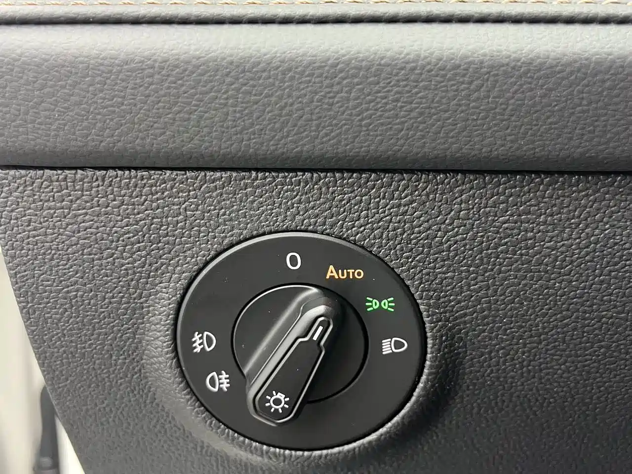Volkswagen Tharu 2022 280TSI FWD Luxury Edition фото 15