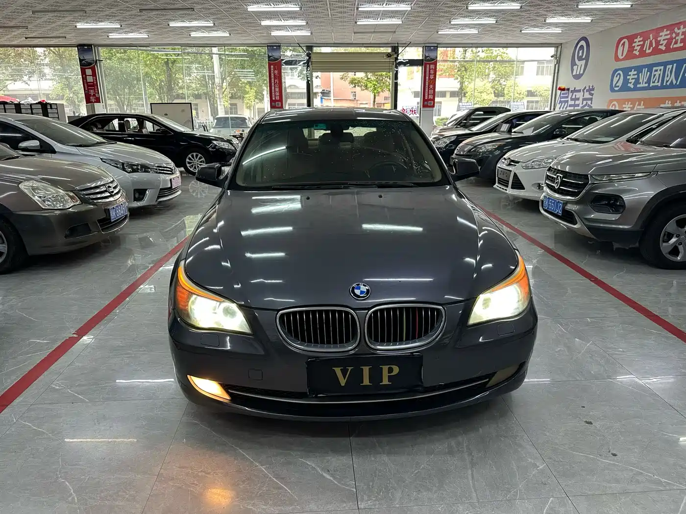 BMW 5 Series 2009 Model 523Li Premium фото 2