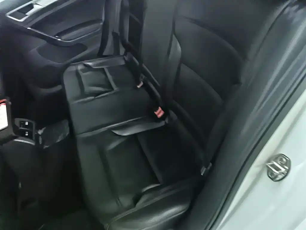 Volkswagen Golf 2020 Beloved Edition 280TSI DSG Comfort фото 17