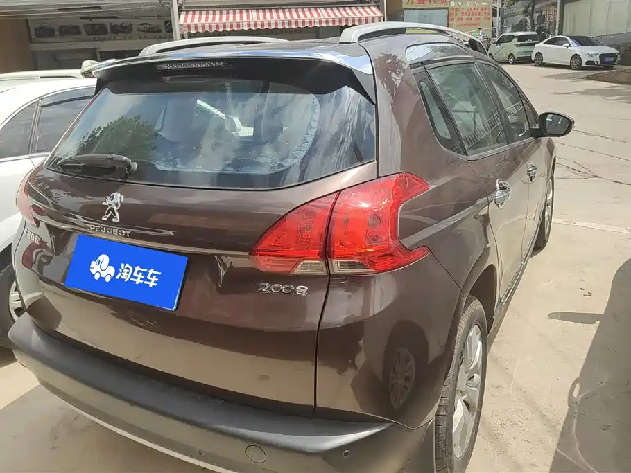 Peugeot 2008 2014 1.6L Automatic Navigation Edition фото 3