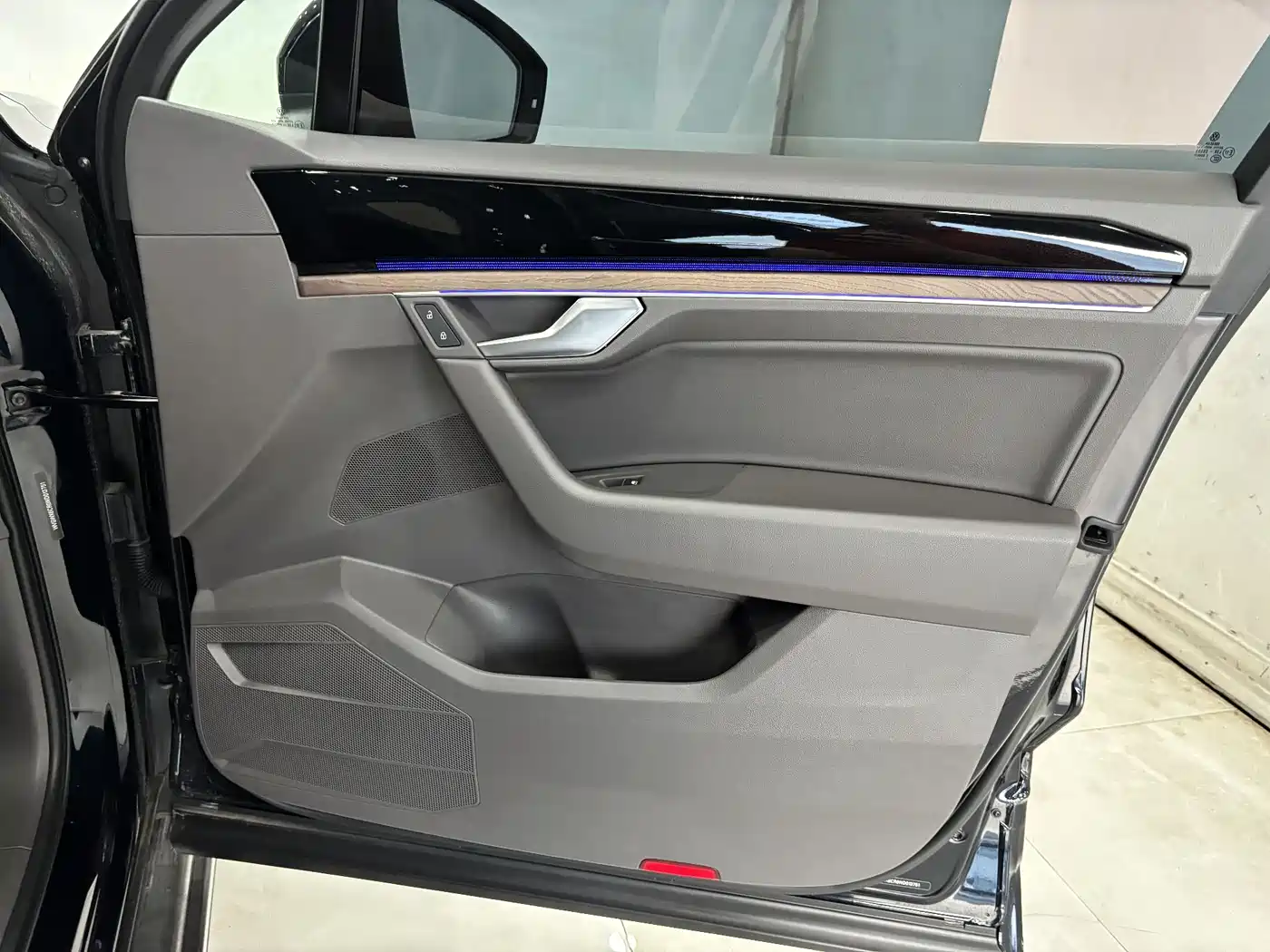 Volkswagen Touareg 2022 3.0TSI Rui Xiang Edition Classic Sport Package фото 24