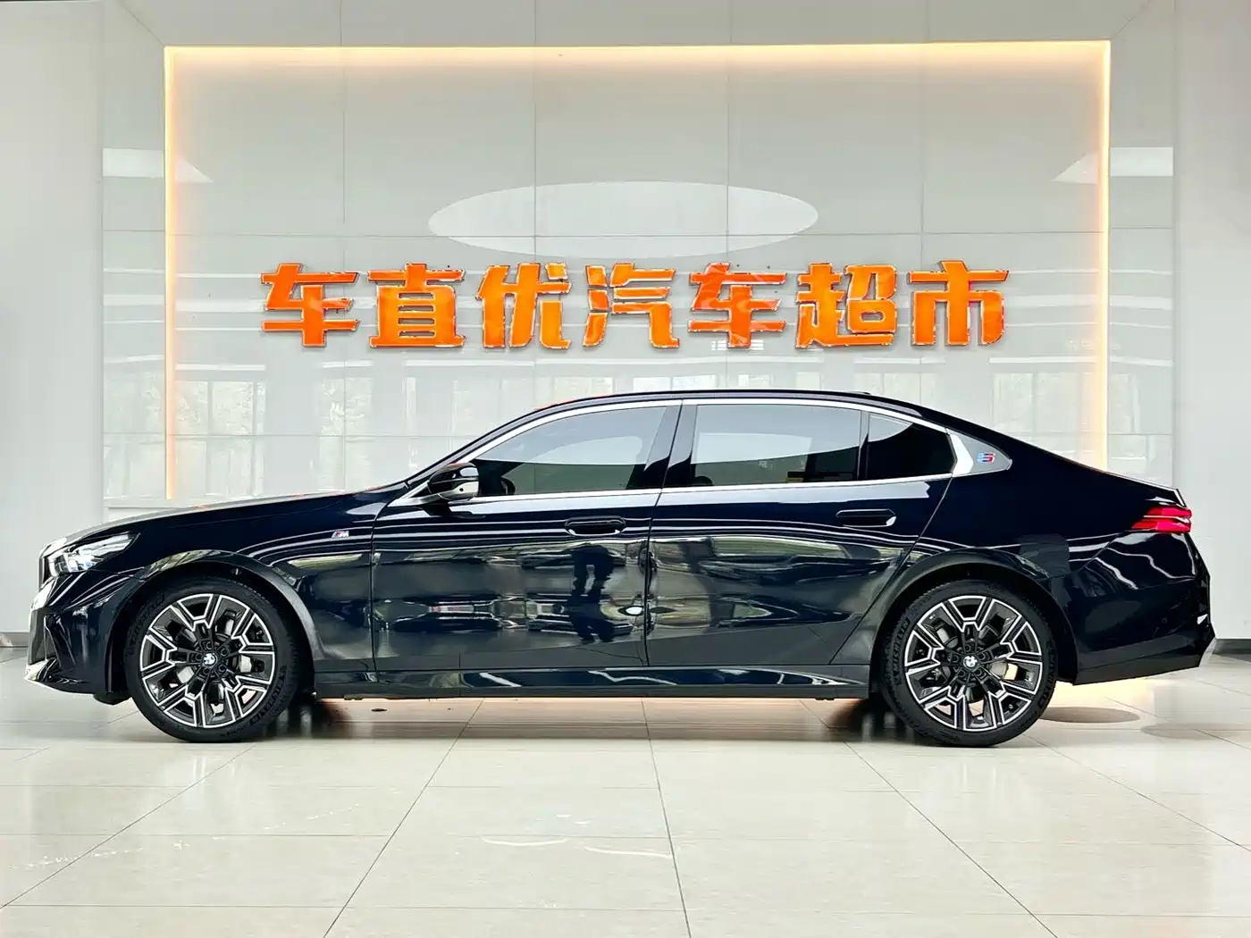 BMW 5 Series 2024 530Li Premium M Sport Package фото 4