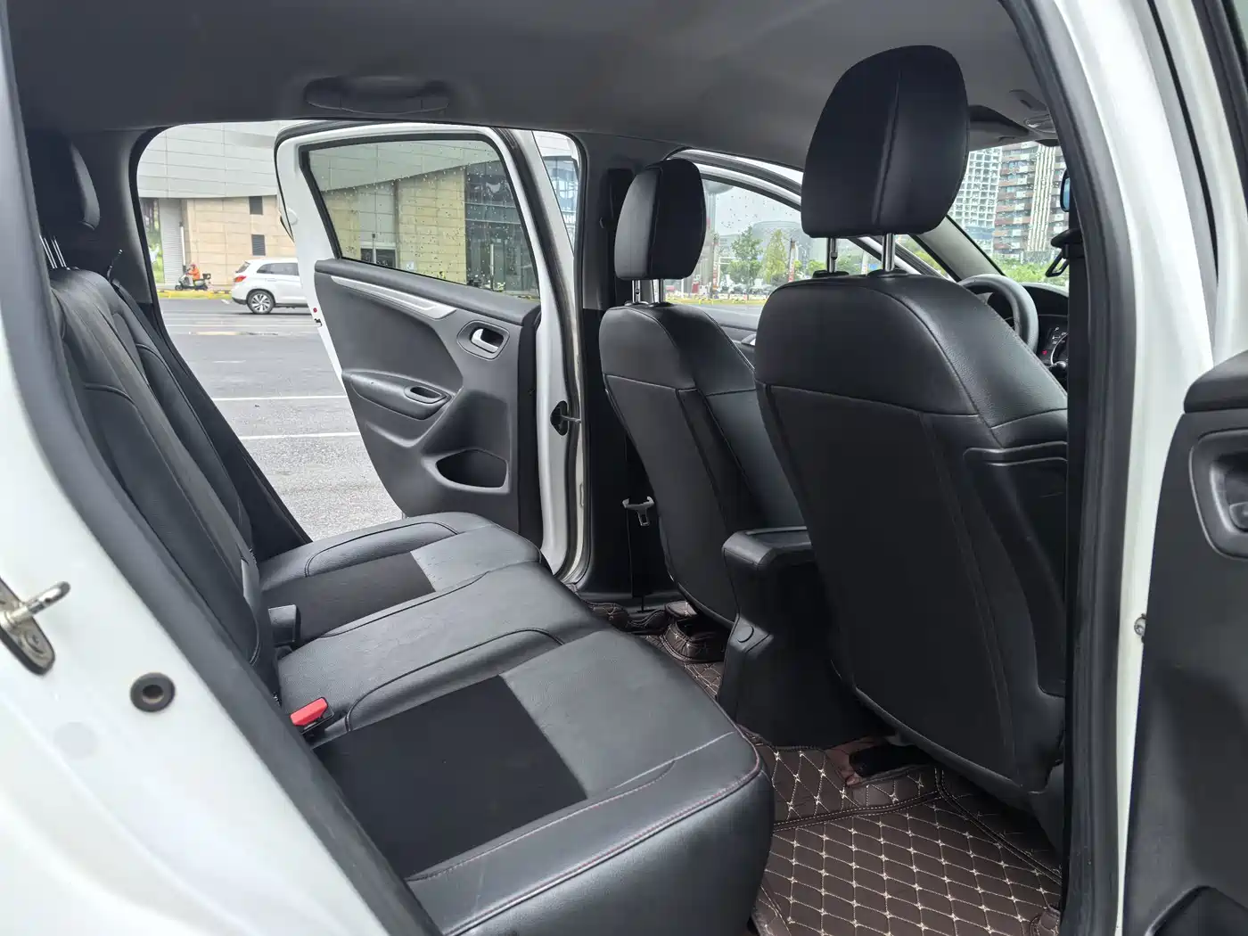 Citroën C3-XR 2016 2015 1.6THP Automatic Pioneer