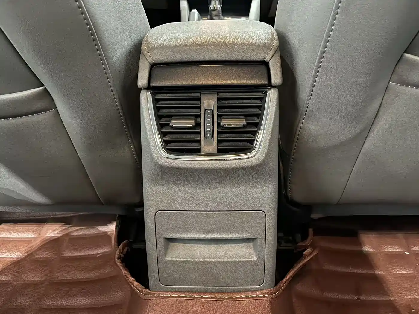 Škoda Octavia 2015 1.6L Automatic逸杰版 фото 13