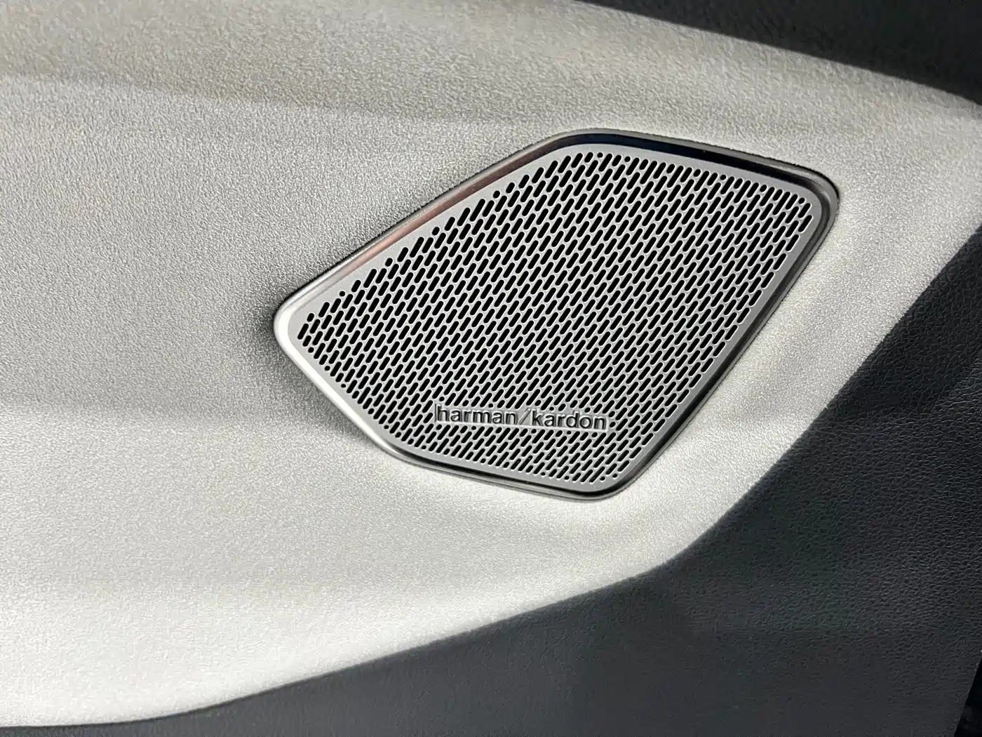 Volkswagen Talagon 2025 450TSI R-Line 6-Seater фото 25