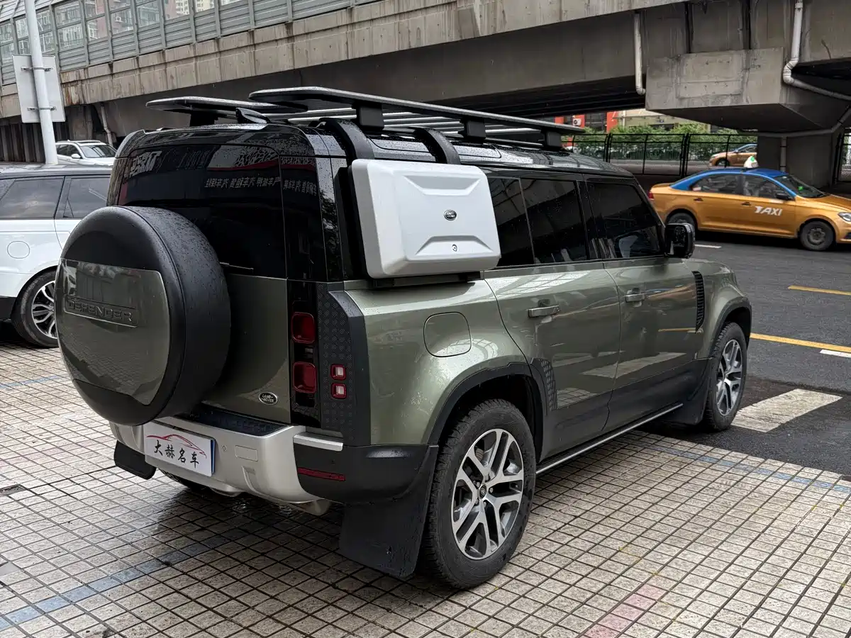 Land Rover Defender 2023 Facelift 110 3.0T P400 Dark Special Edition фото 4