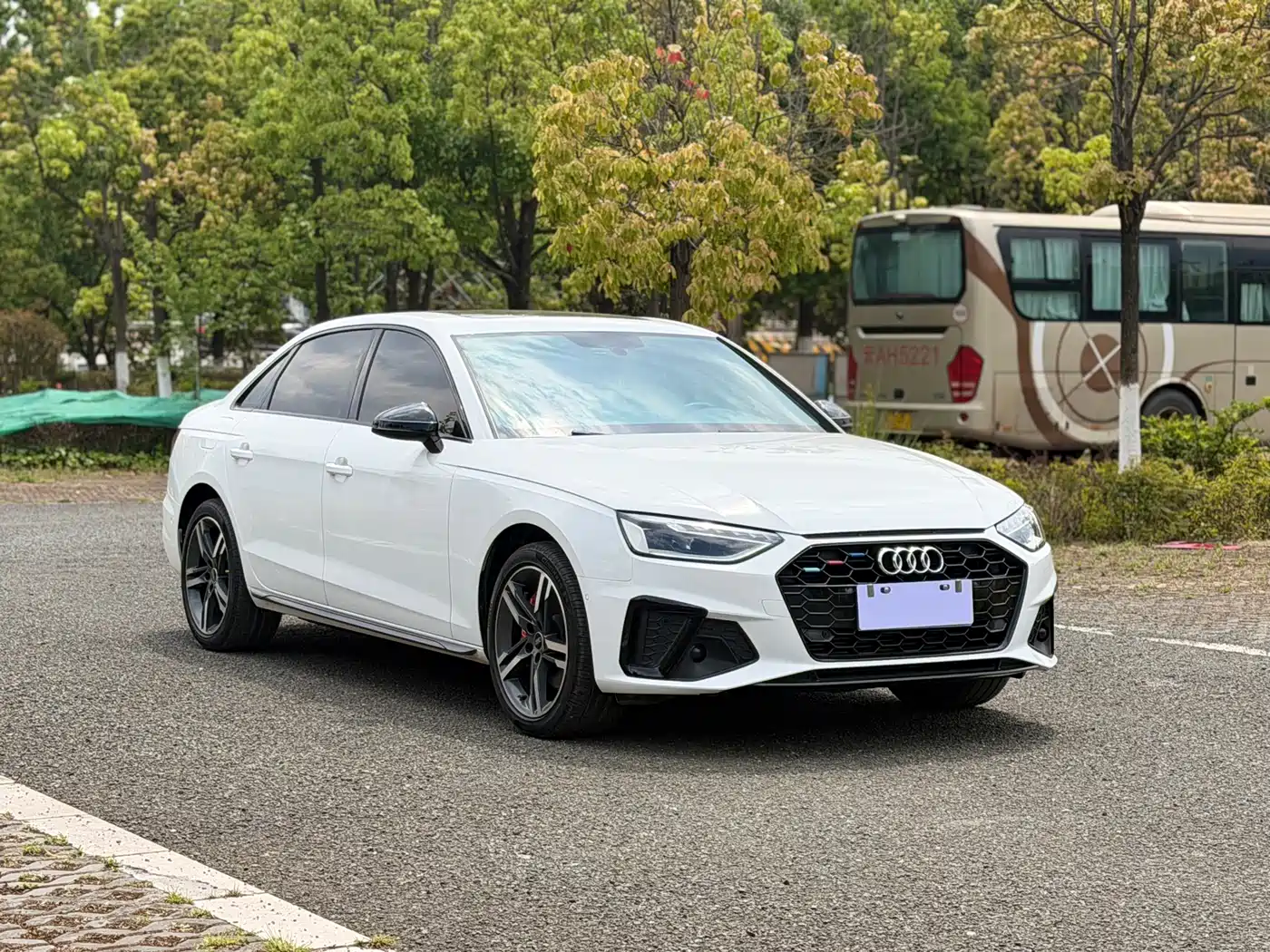 Audi A4L 2022 40 TFSI Luxury Dynamic фото 3