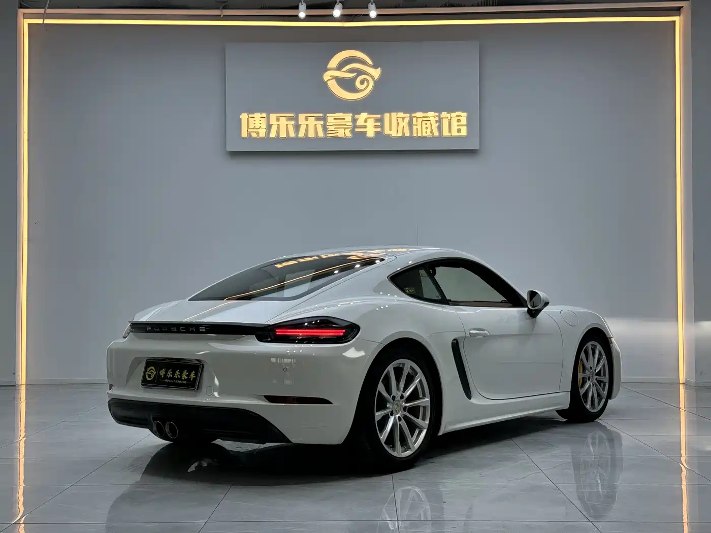 Porsche 718 2016 Cayman 2.0T фото 4