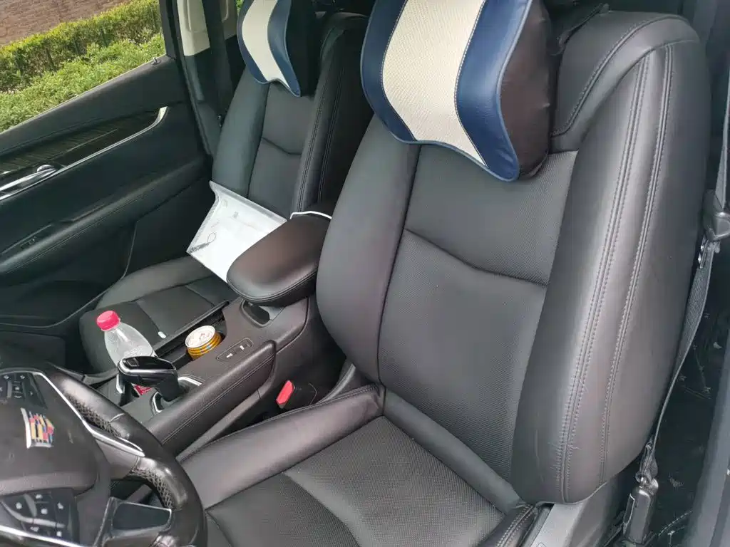 Photo 16 - Cadillac XT5