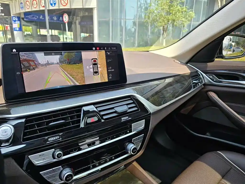 BMW 5 Series 2021 525Li Luxury Package фото 8