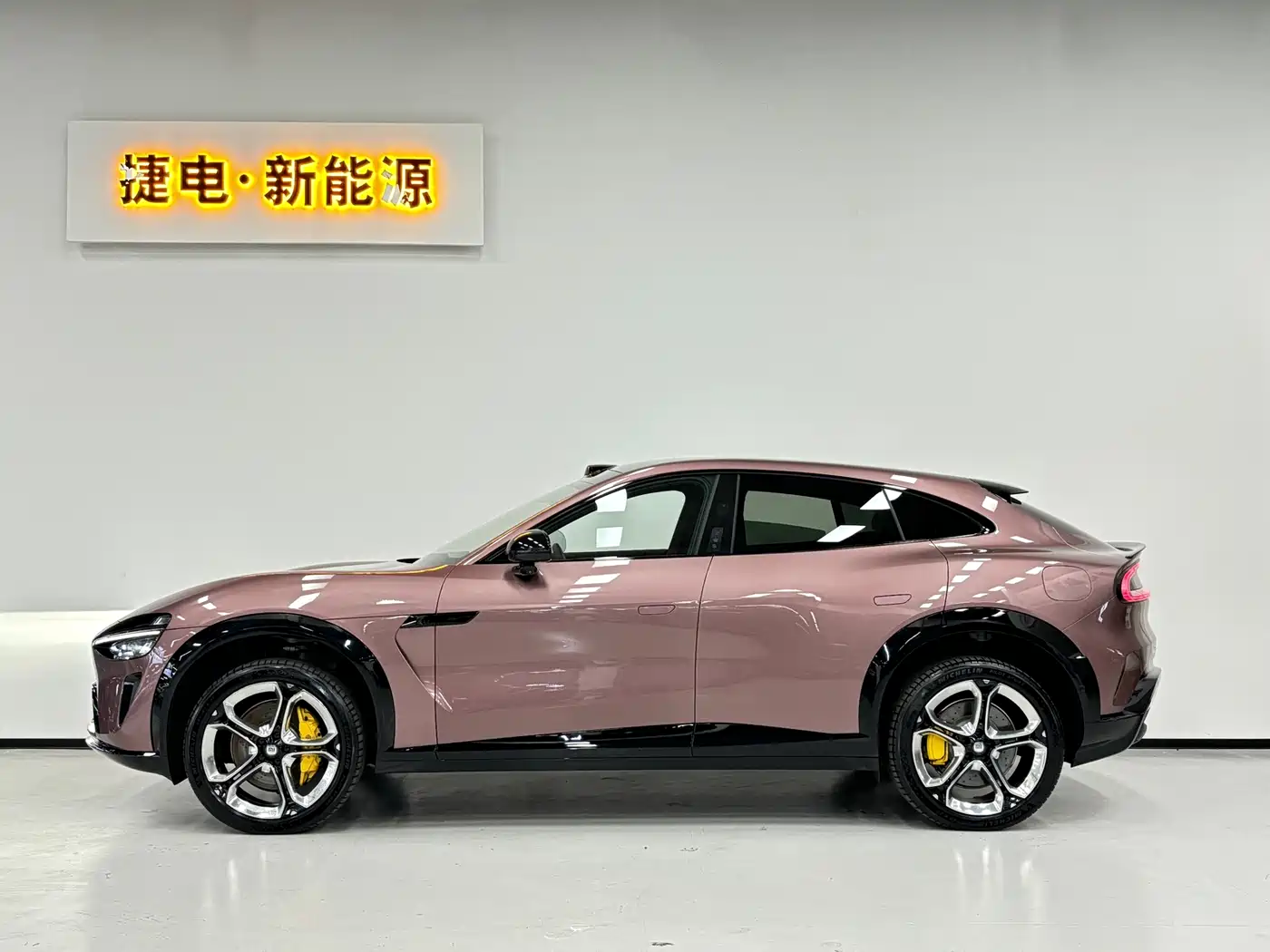Xiaomi Auto Xiaomi YU7 2025 Ultra Long Range High Performance AWD Max Edition фото 3