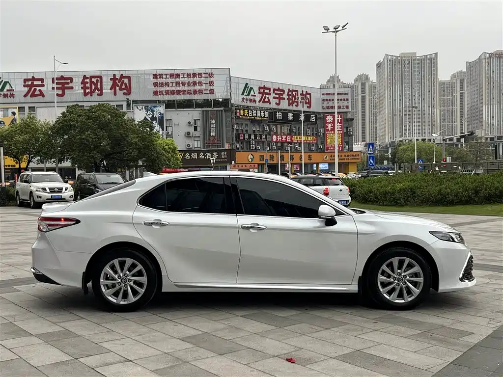 Toyota Camry 2023 2.0G Luxury Edition фото 5