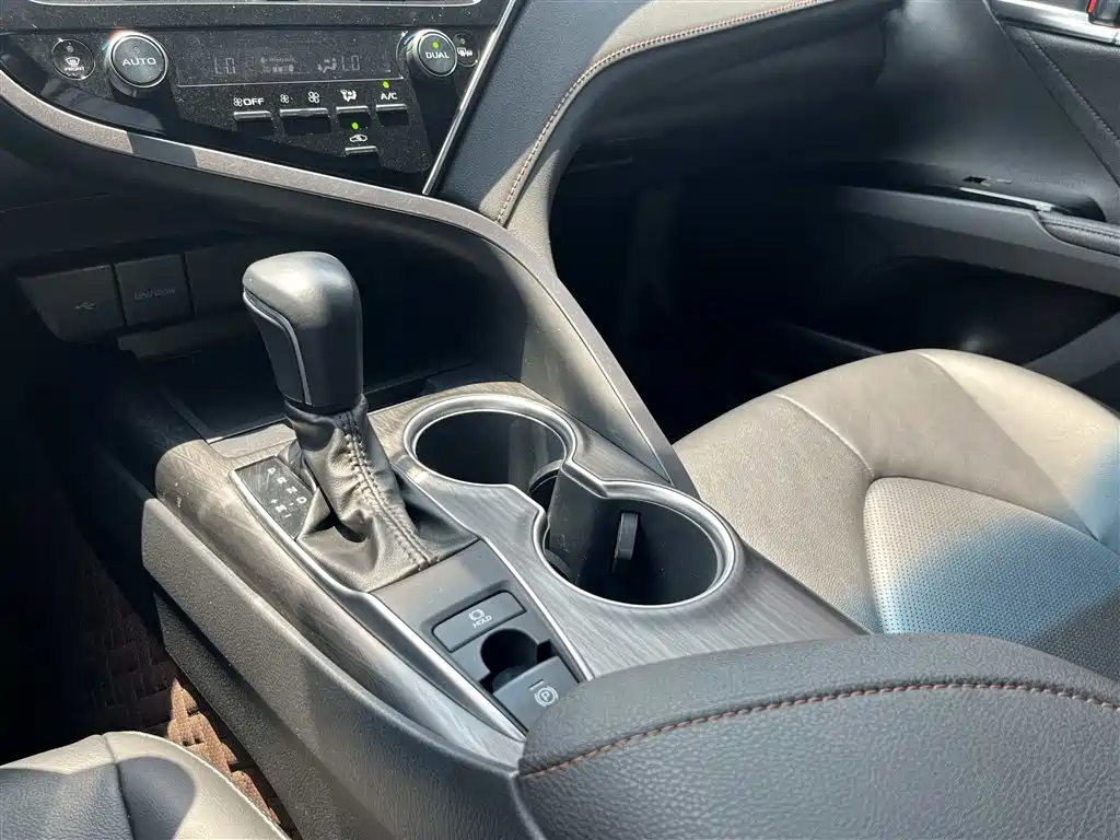 Toyota Camry 2021 2.0G Luxury Edition фото 25