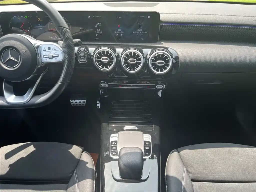 Mercedes-Benz A-Class 2020 A 200 L Sport Sedan фото 15