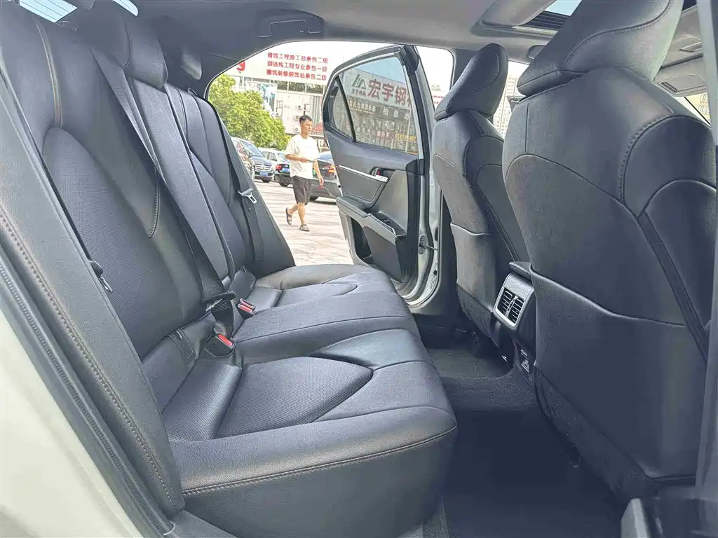Toyota Camry 2021 2.0G Luxury Edition фото 12