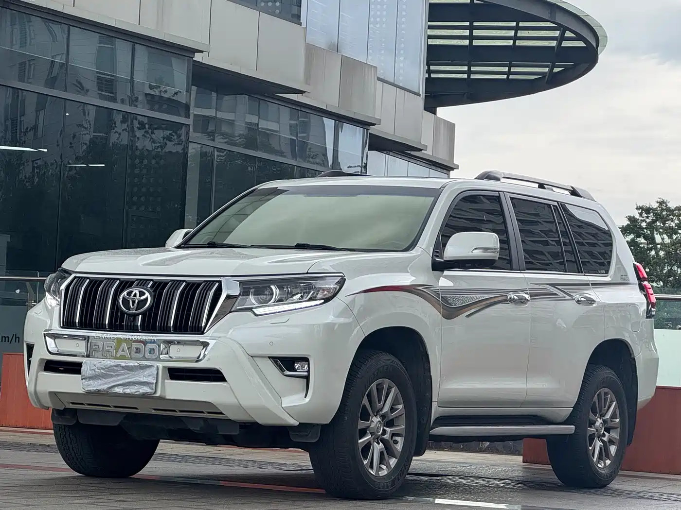 Toyota Prado 2019 3.5L Automatic TX-L Zunxiang Edition with Rear-mounted Spare Tire