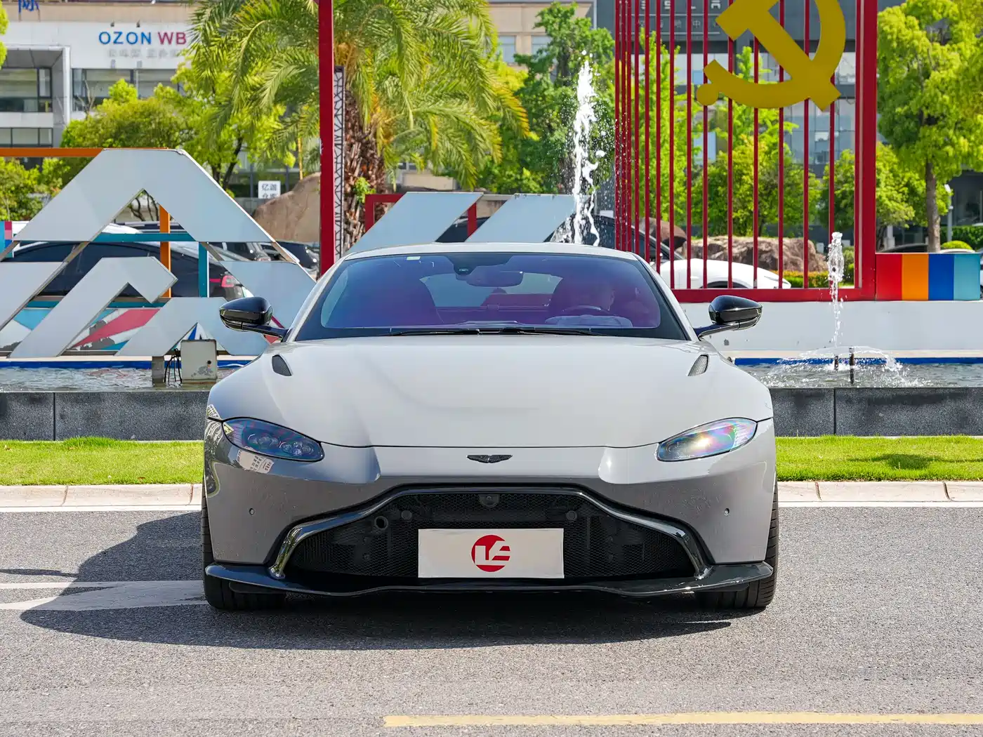 Aston Martin V8 Vantage 2020 4.0T V8 Coupe фото 2