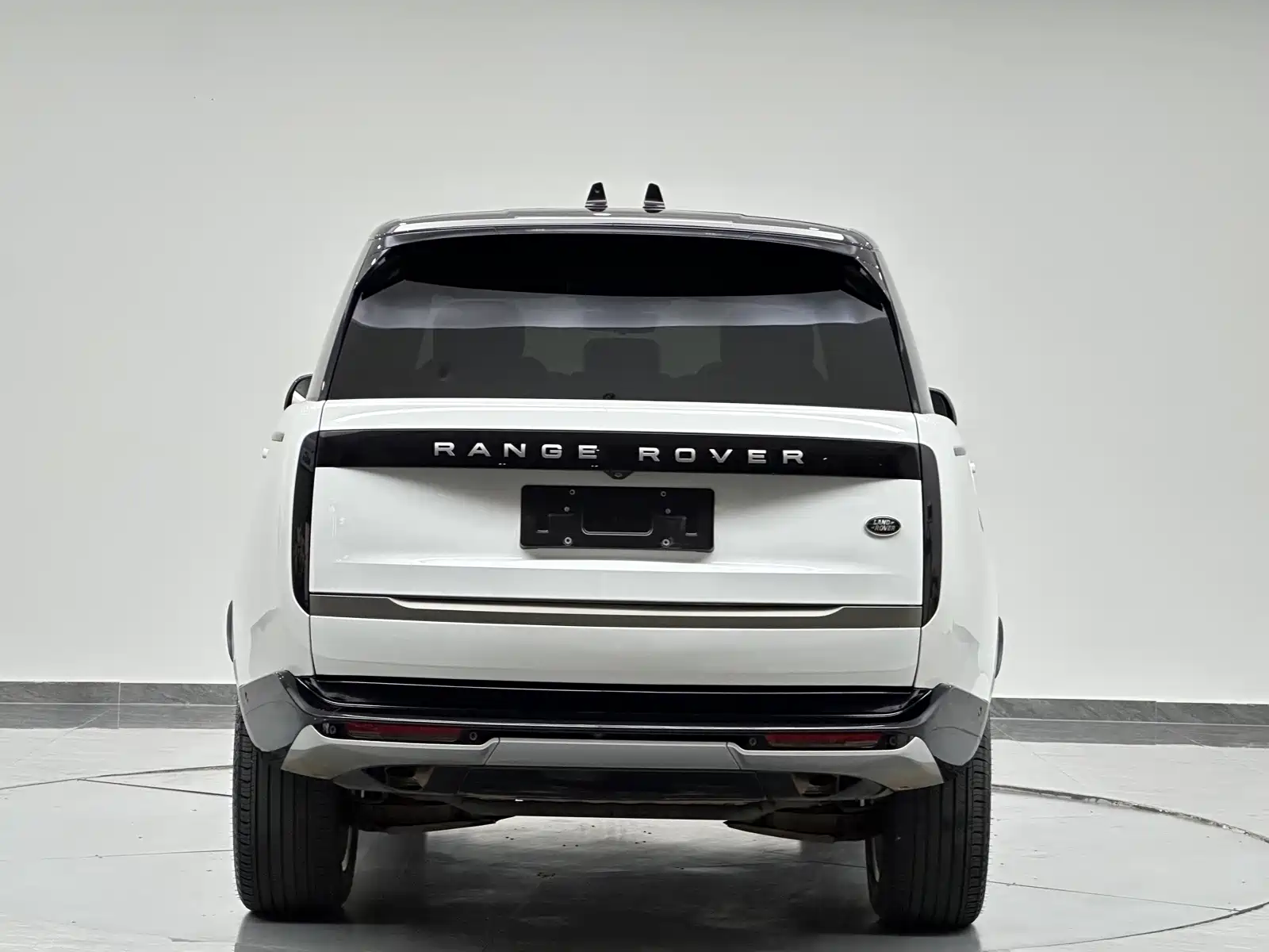 Photo 7 - Land Rover Range Rover