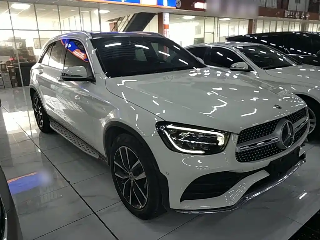Photo 4 - Mercedes-Benz GLC