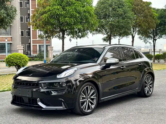 LYNK & CO. 02 HATCHBACK