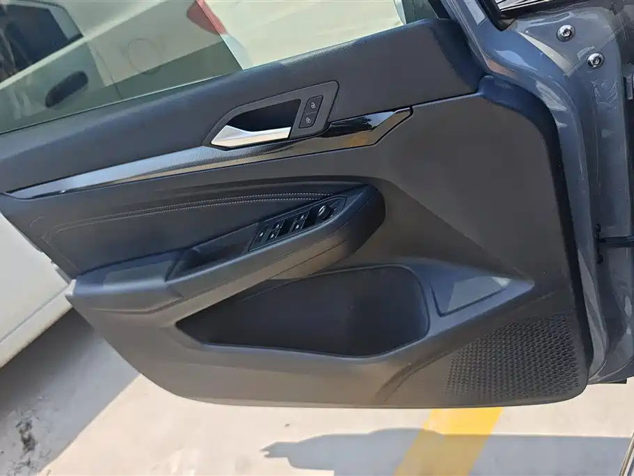 Volkswagen Golf 2023 Facelift 280TSI DSG R-Line фото 7