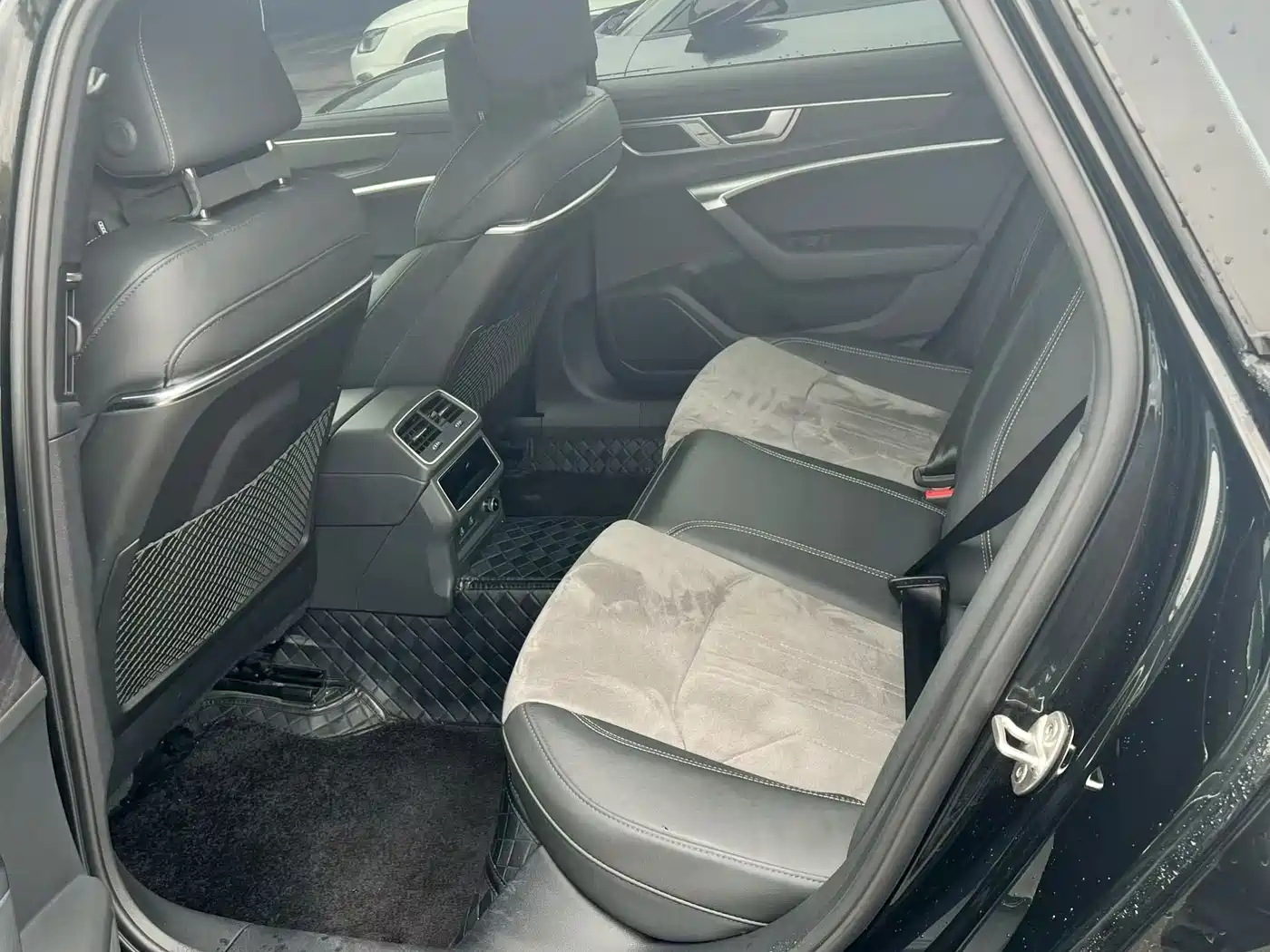 Audi A6L 2024 45 TFSI quattro Premium Dynamic фото 7