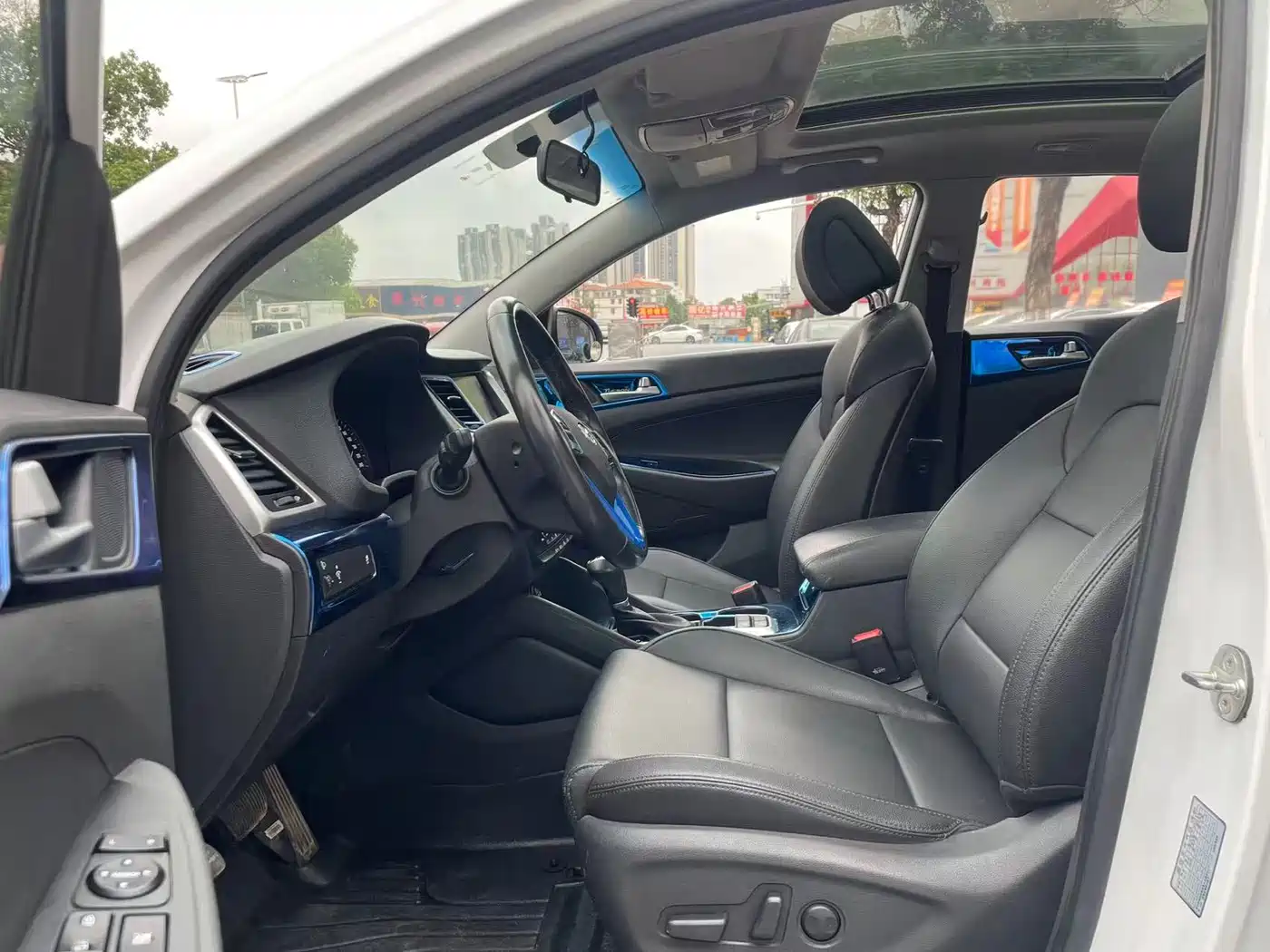 Hyundai Tucson 2018 1.6T DCT 2WD 15th Anniversary Special Edition фото 8