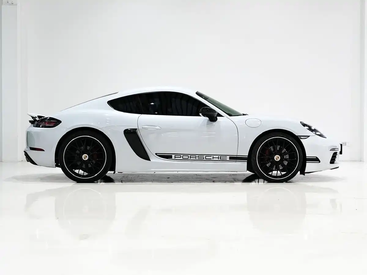 Porsche 718 2016 Cayman 2.0T фото 6
