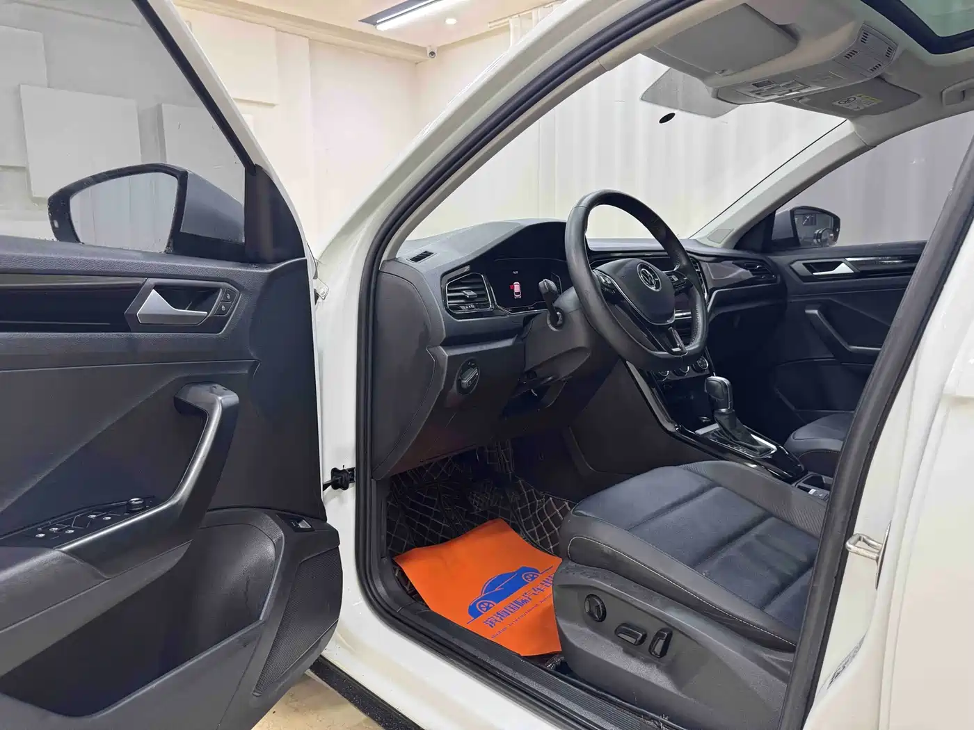 Volkswagen T-ROC 2022 280TSI DSG 2WD Comfort PLUS фото 7