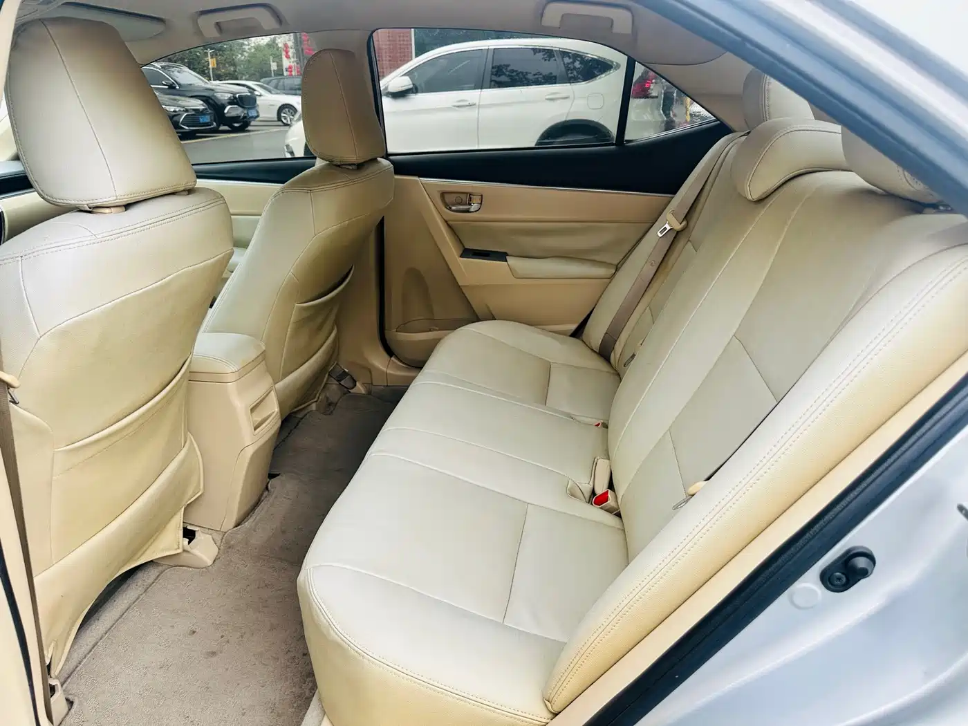 Toyota Corolla 2014 1.6L CVT GL фото 14