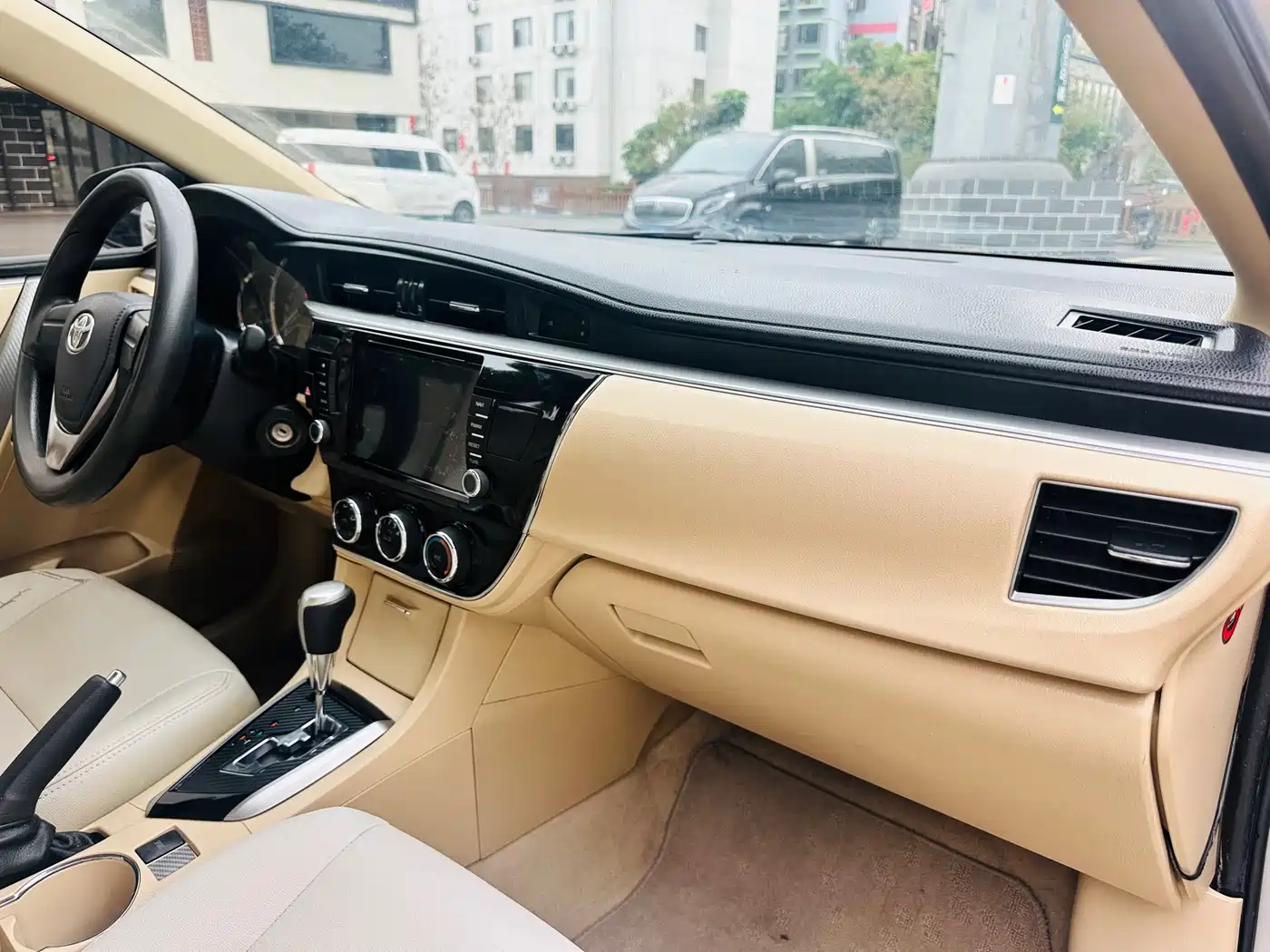 Toyota Corolla 2014 1.6L CVT GL фото 16
