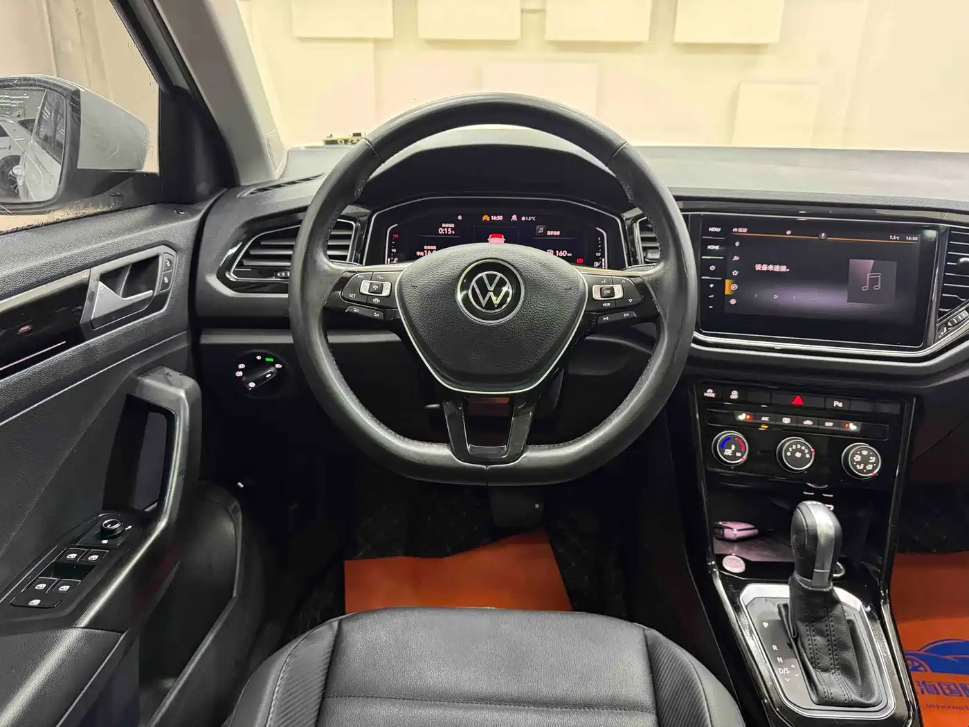 Volkswagen T-ROC 2022 280TSI DSG 2WD Comfort PLUS фото 16