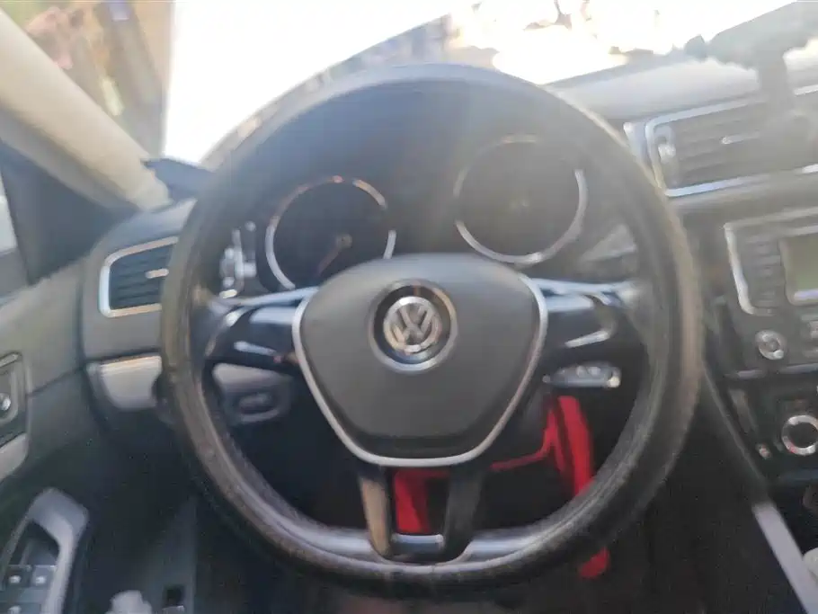 Volkswagen Sagitar 2015 1.6L Manual Fashion фото 15