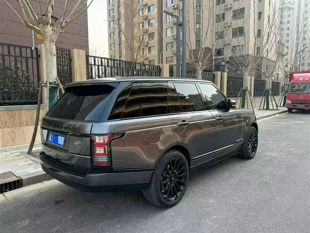 Land Rover Range Rover 2015 3.0 TDV6 Vogue фото 3