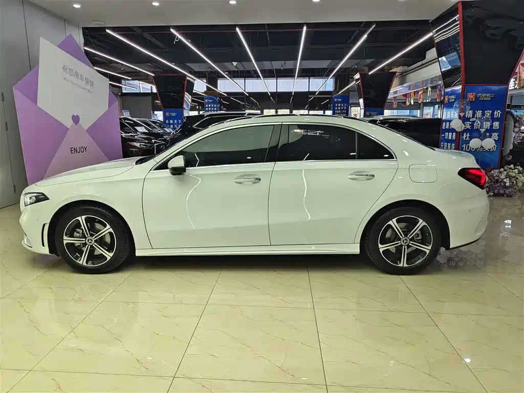 Mercedes-Benz A-Class 2022 Facelift III A 200 L Sport Sedan Fashion фото 7