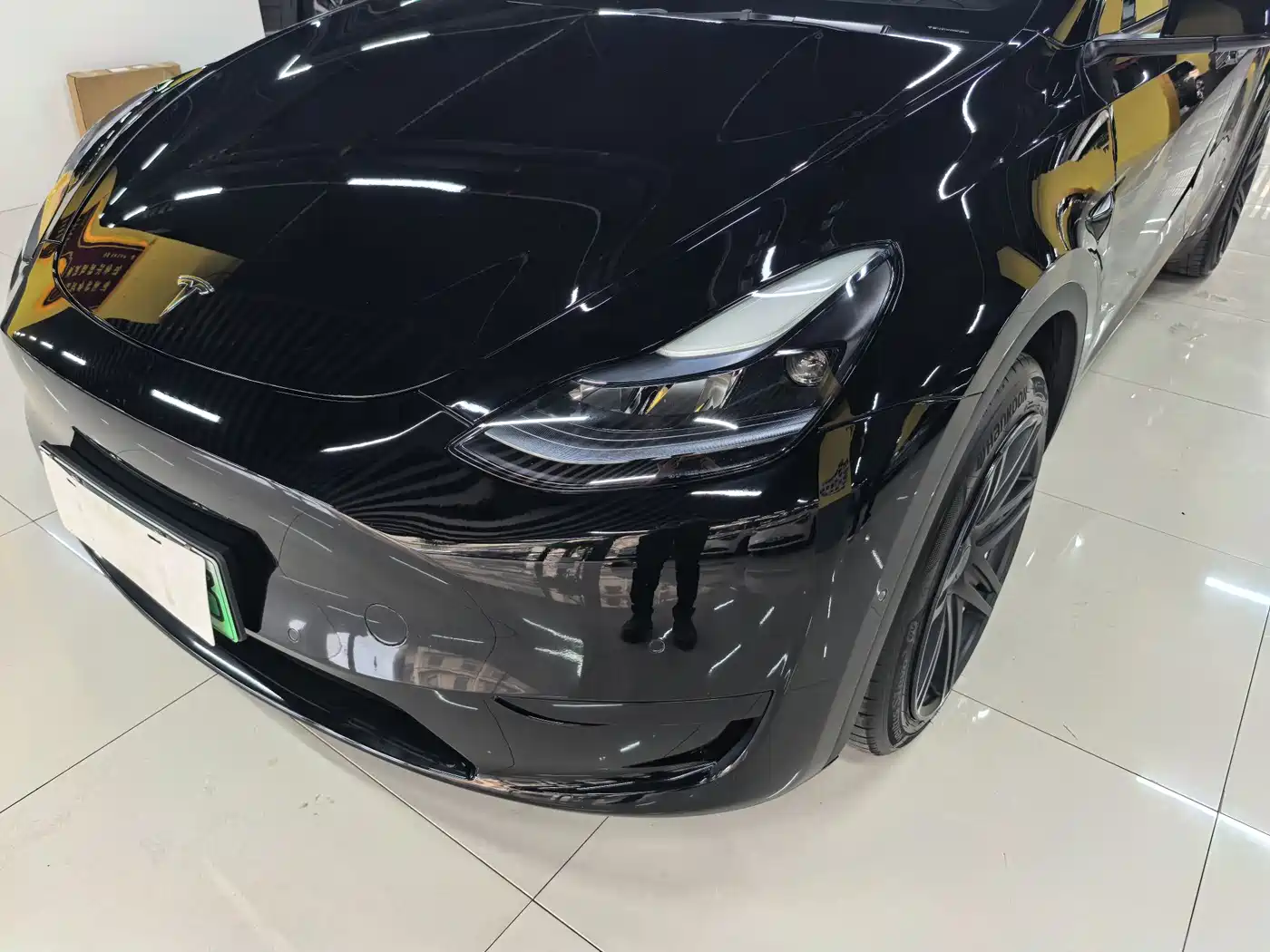 TESLA MODEL Y