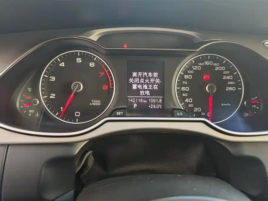 Audi A4L 2013 35 TFSI Automatic Standard фото 14