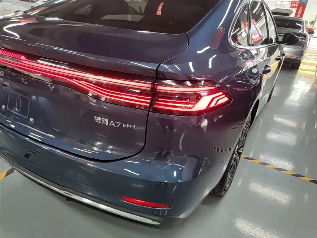 Geely Galaxy Galaxy A7 2025 EM-i фото 8