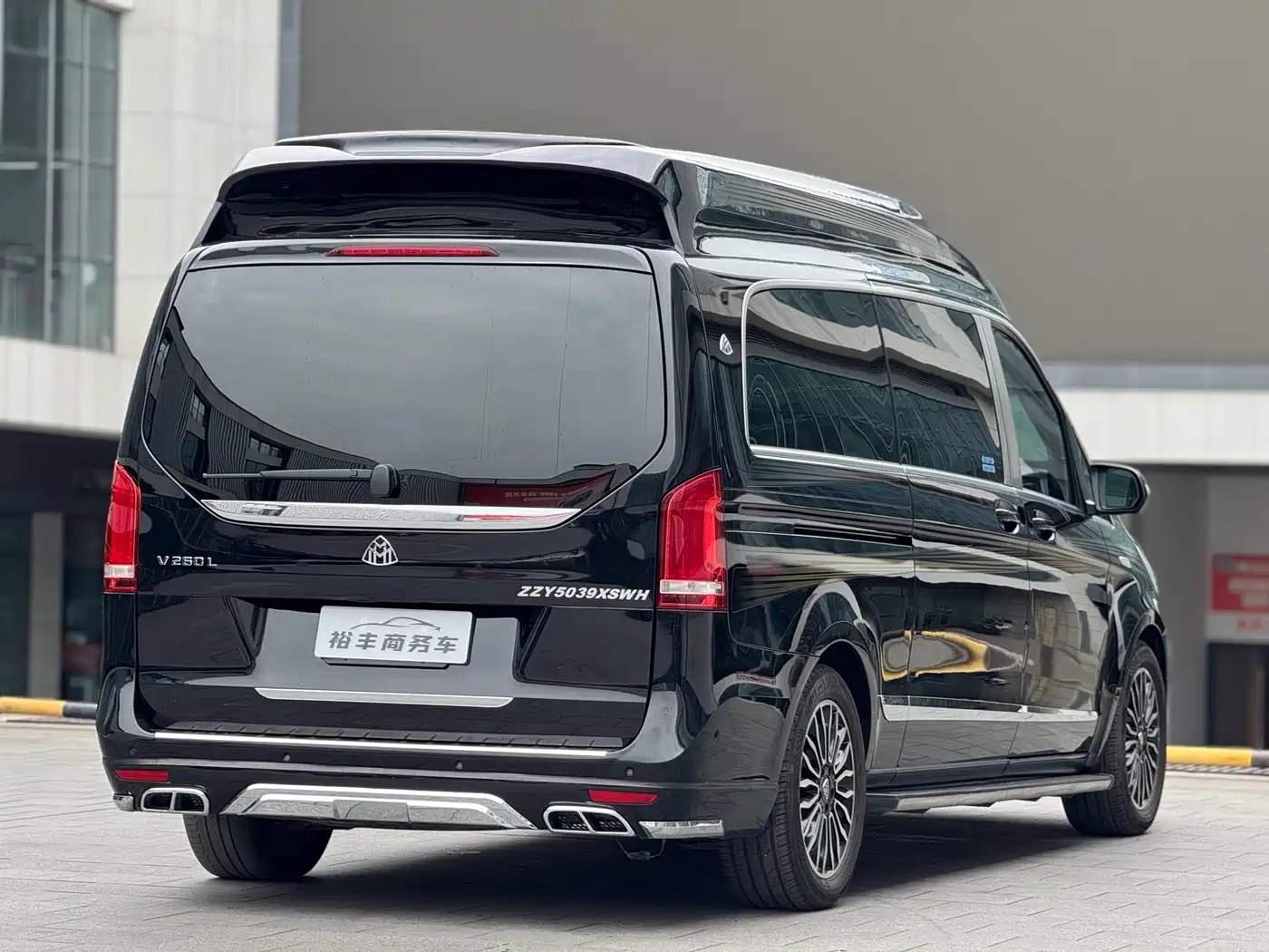 Mercedes-Benz V-Class 2022 V 260 L Long Wheelbase Luxury Edition фото 13