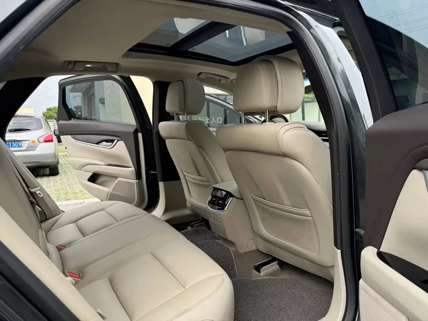 Cadillac XTS 2015 2014 28T Comfort