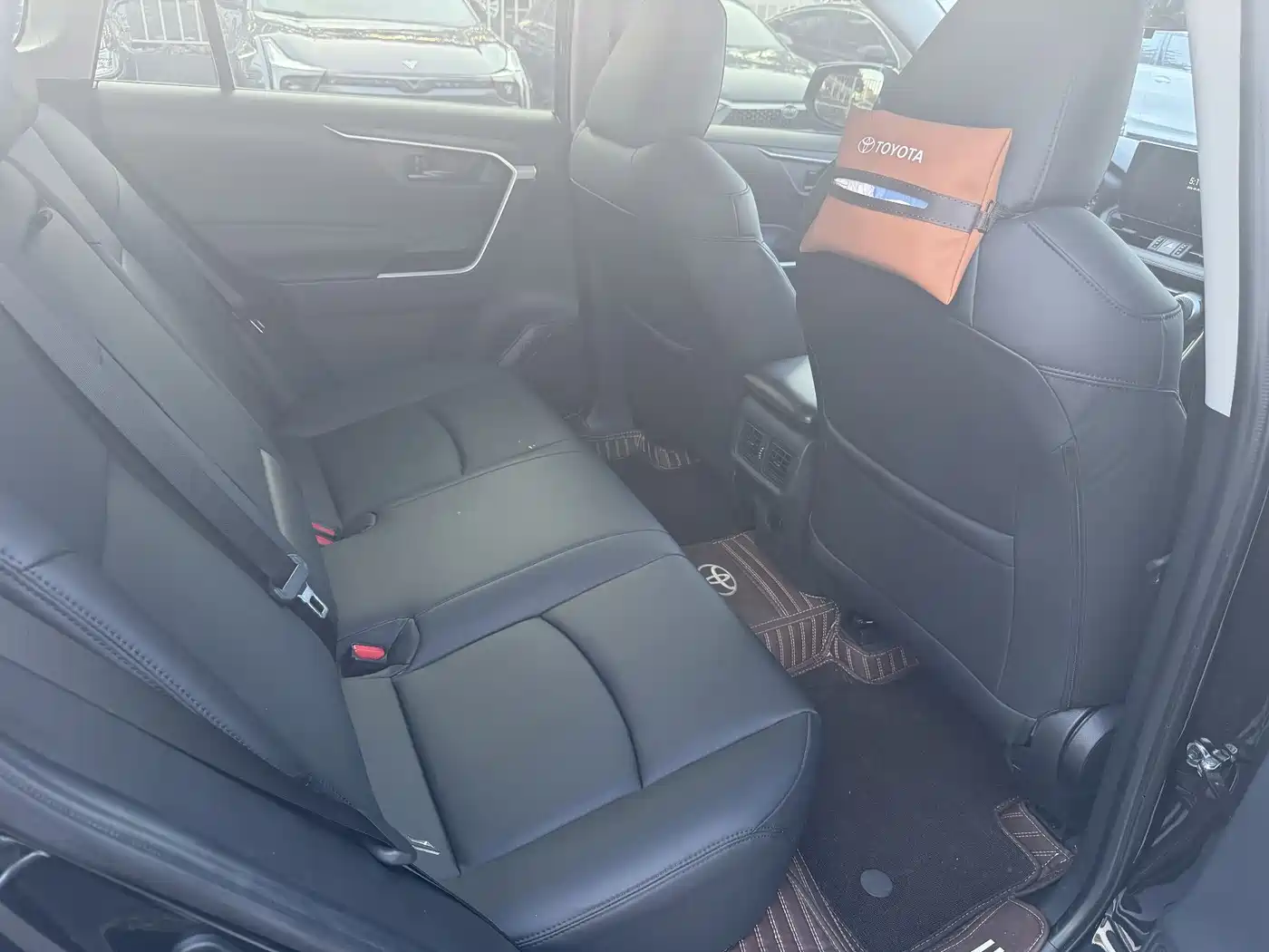 Toyota RAV4 Rongfang 2023 2.0L CVT 2WD Urban Edition фото 14