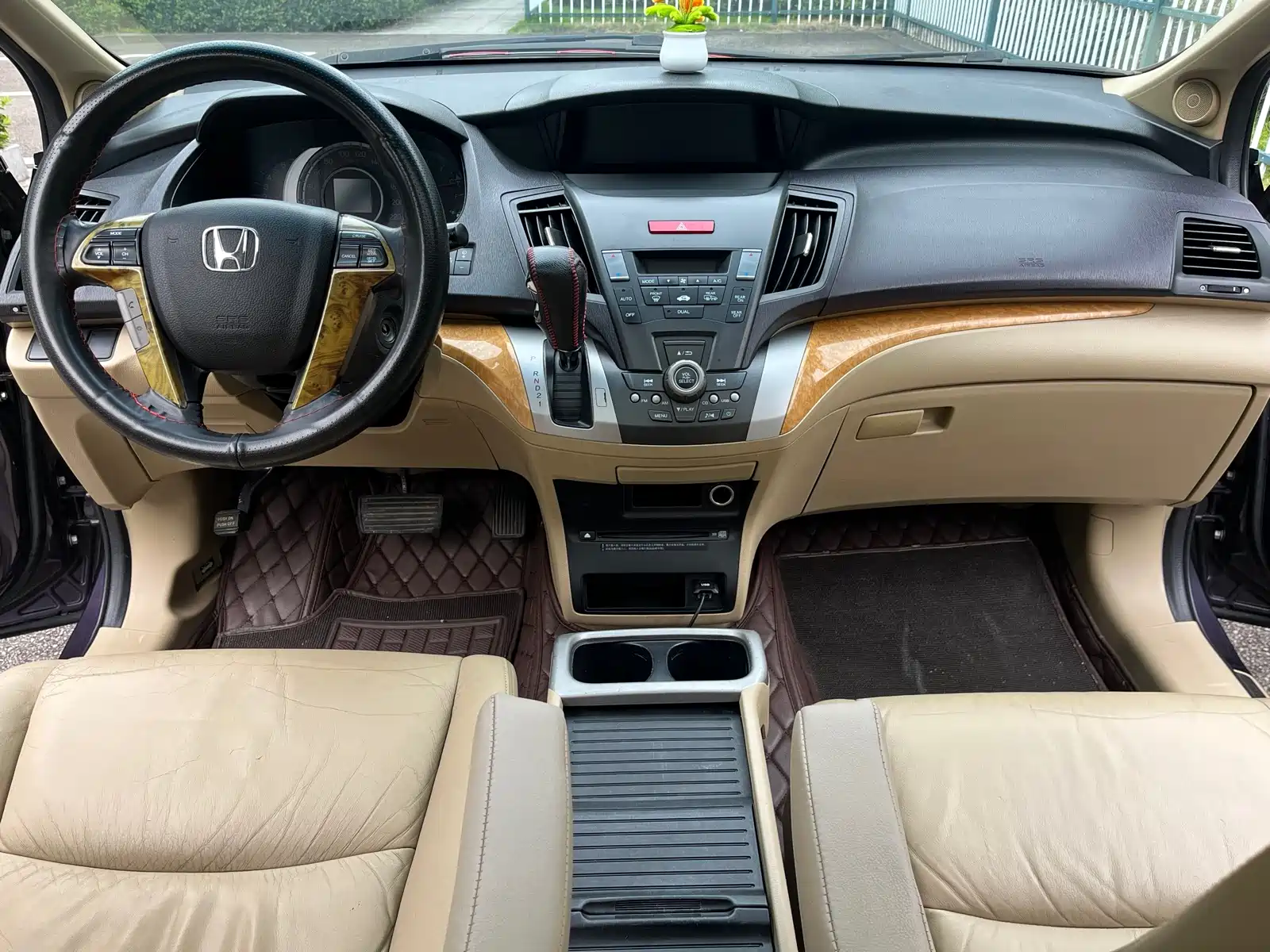 Фото 4 - Honda Odyssey